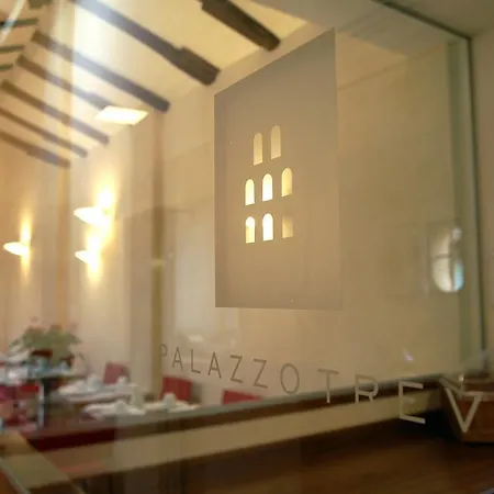 Palazzo Trevi Charming House Отель типа 