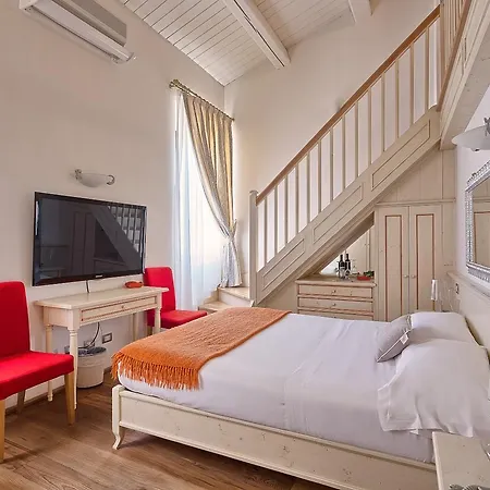Palazzo Trevi Charming House Отель типа 