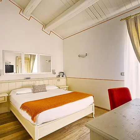 Palazzo Trevi Charming House 3* Болонья