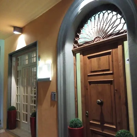 Palazzo Trevi Charming House Отель типа 