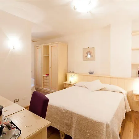 Palazzo Trevi Charming House 3* Болонья