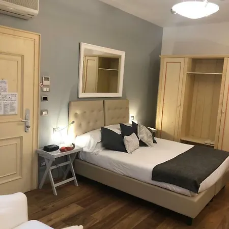 Palazzo Trevi Charming House 3*