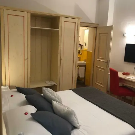 Palazzo Trevi Charming House Отель типа 